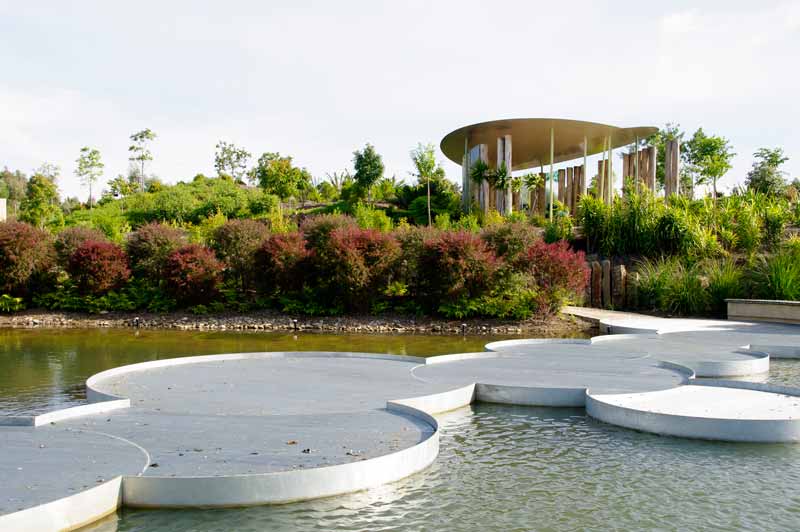 Lily Pad Bridge joins the Display Gardens to the Gondwana Garden - Cranbourne